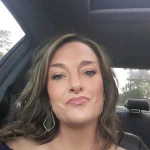 Meet your Posher, Shana